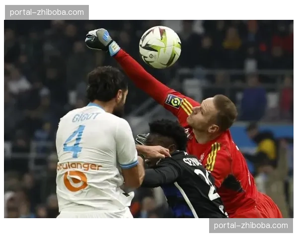 半场战报：马赛1-1暂平斯特拉斯堡，双方门将各献神扑